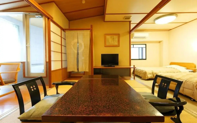 Tokiwaya