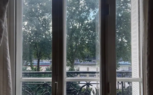 Eiffel Edge Escape (30 mètres de la Tour Eiffel)