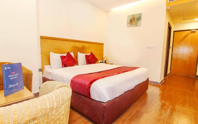 Townhouse OAK Hotel Edesia