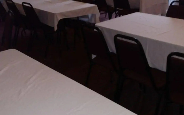 Bridgepointe Inn & Suites