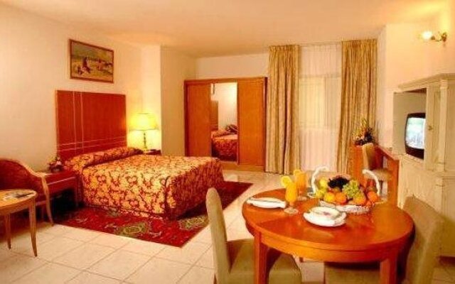 Golden Tulip Delma Suites