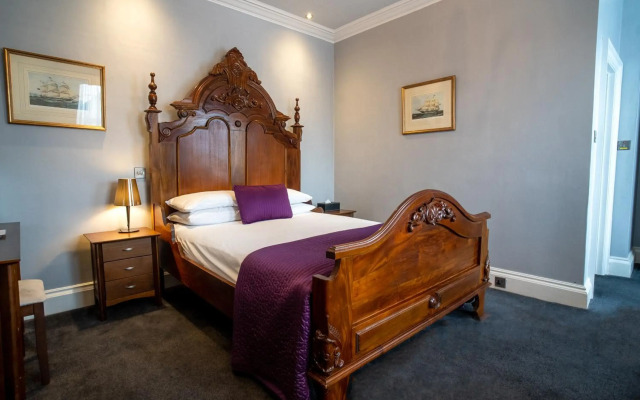 Balmer Lawn Hotel