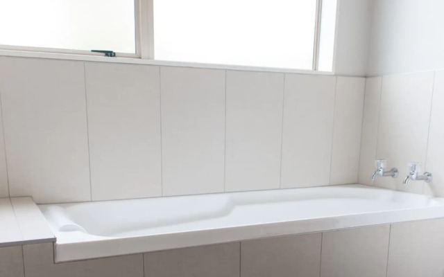 Elegant 6 Bedroom Home in East Auckland