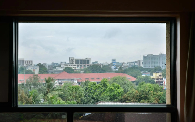 Hotel The Samrat