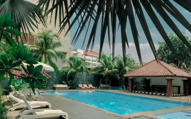 Warm And Nice 2Br At Permata Senayan Apartment