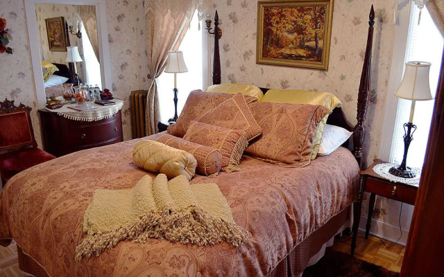 Seasons on Main Bed and Breakfast