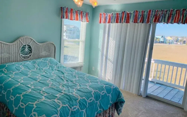 Old Man & The Sea 5 Bedroom Home by RedAwning