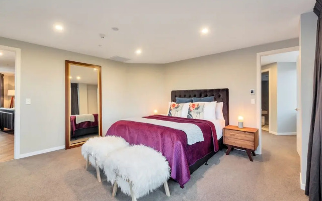 Luxe In The City w Two Car Parks