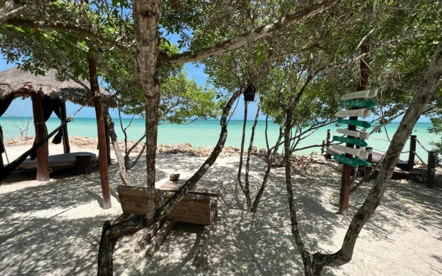 Casa Punta Coco & Beach Club