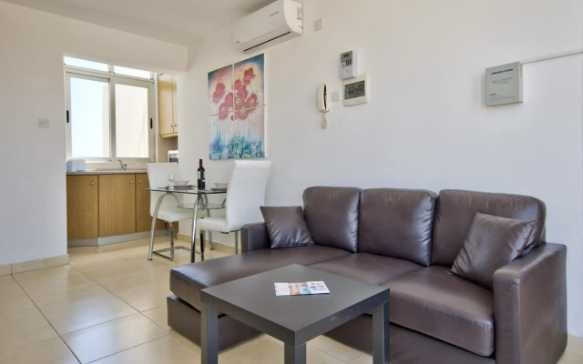 Delightful 2 bedrooms Apartment in Sliema