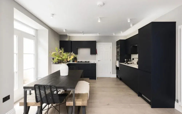 Wine Vaults Apartment