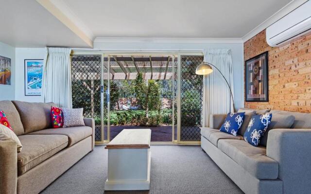 Sandranch, 123 Foreshore Drive