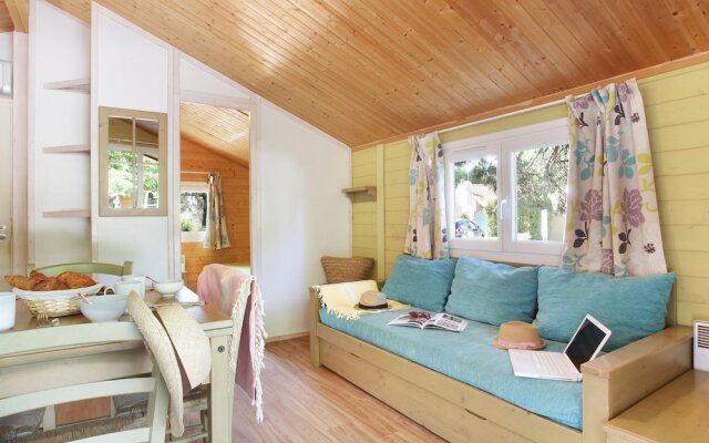 Pleasant chalet with covered terrace in beautiful surroundings