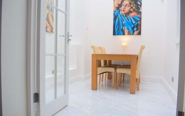 Grand, Luxurious 2 Bed in Angel