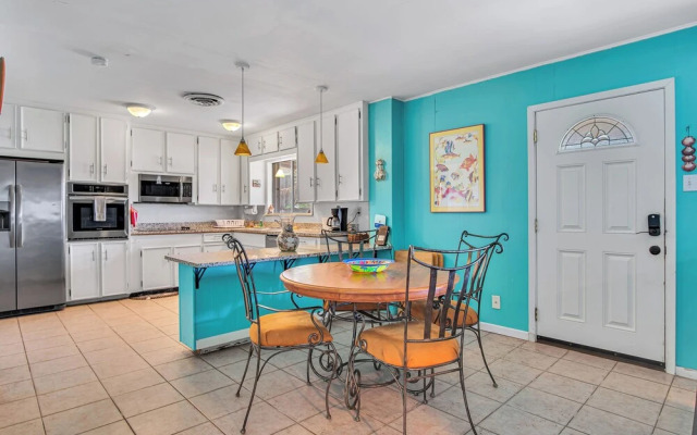 Elv1224-paradise Retreat