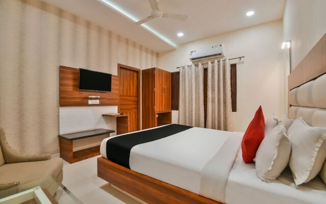 Capital O 39418 Hotel Harsh Deep
