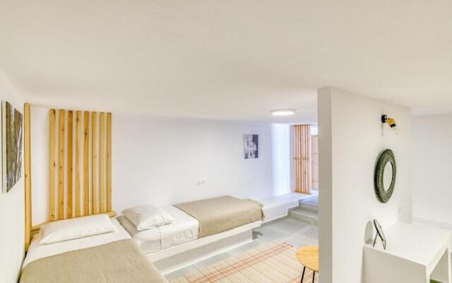 Magic 5 bdrm Villa With Swimming pool in Paros