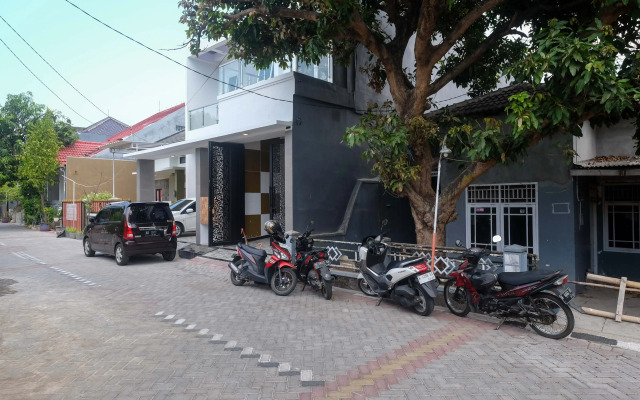 RedDoorz Syariah near Alun Alun Temanggung