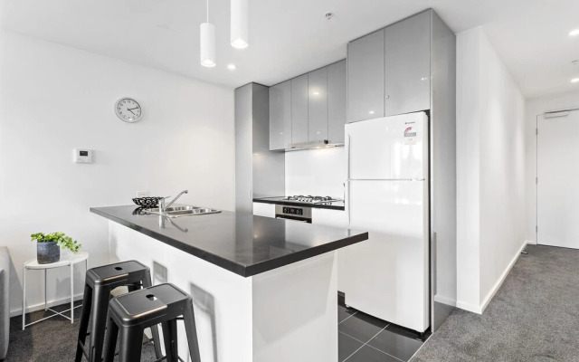 SONYA, 2BDR Southbank Apartment