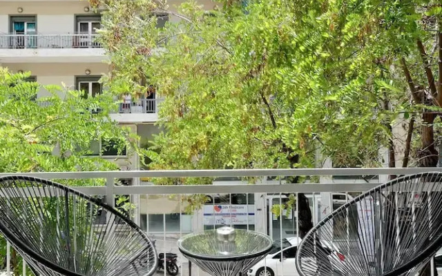 Elegant Big Apartment in Athens With Balcony
