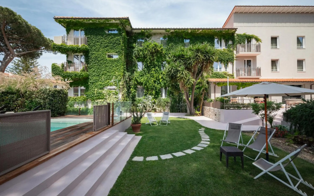 Marina Garden Hotel