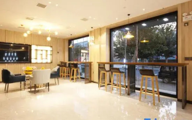 Rongjing Hotel (Rongcheng Baiyangdian High-speed Railway Station Branch)