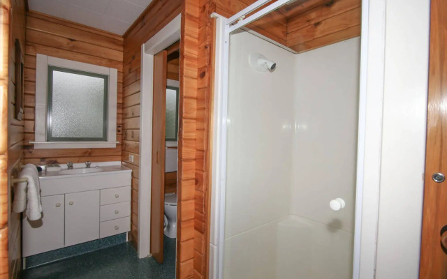Amber Kiwi Holiday Park & Motel
