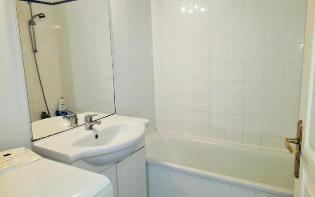 2 pieces terrasse parking au calme PHEOBUS