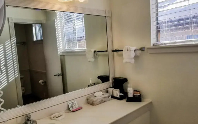Best Western Plus Twin Peaks Lodge