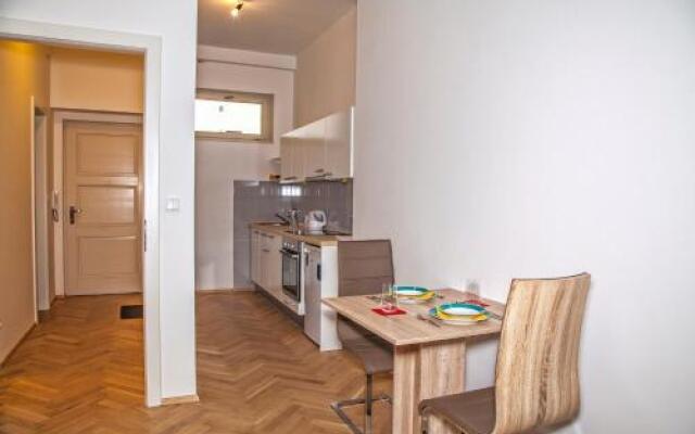 Beautiful Central Apartment Thámova