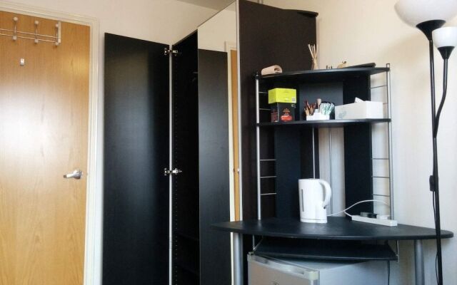 TravelStop #London-Ealing