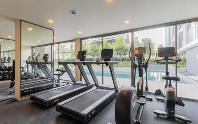 New Condo w Pool Gym Beach Nearby C247