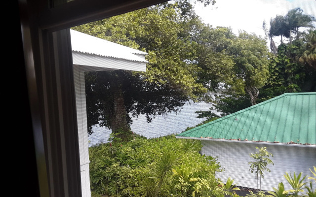 Hilo Bay Oceanfront B&B