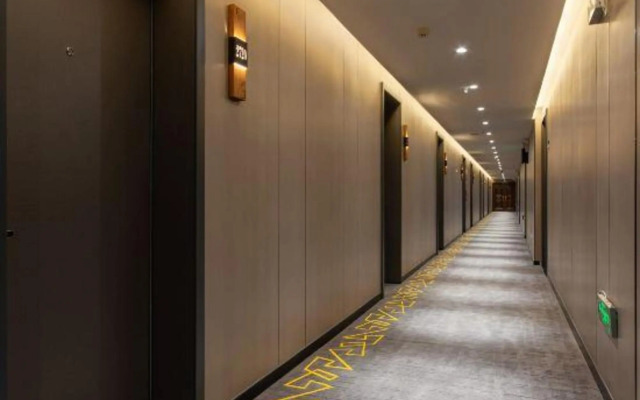 R Hotel Kunming
