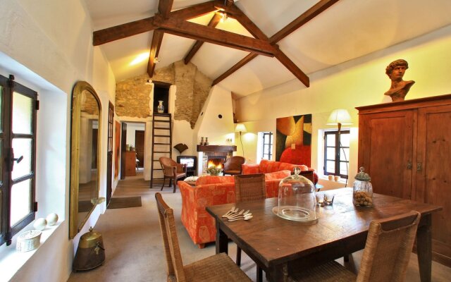 Luxurious Mansion in Souillac With Swimming Pool