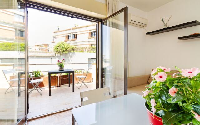 Le Palme Apt with Terrace and Sea View