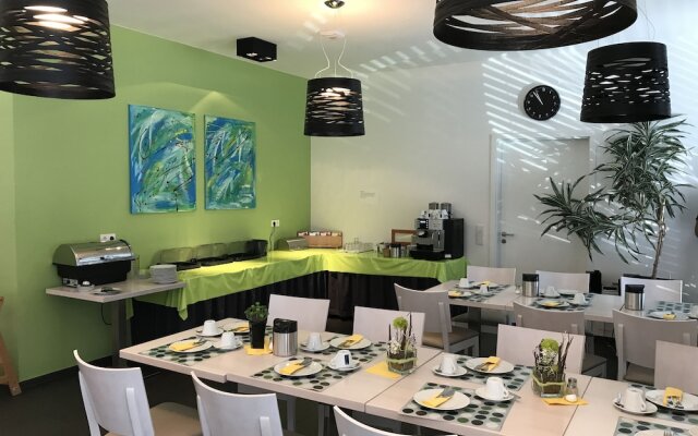 SCHROEDERS Apartement Hotel