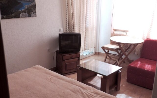 Studio in Ulcinj, With Wonderful sea View, Furnished Balcony and Wifi - 100 m From the Beach