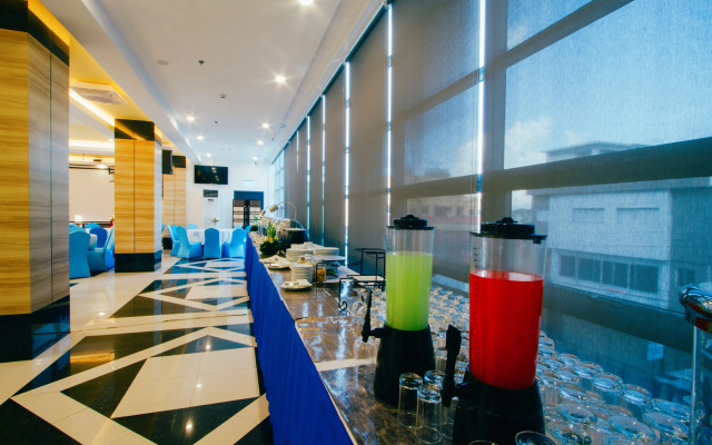 Facade by Hotel Fina