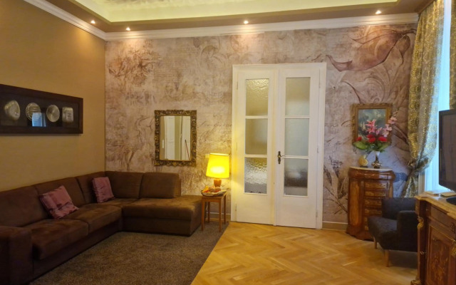 Urban Downtown City Center Apartments