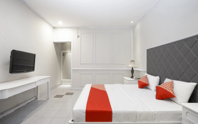 OYO 891 Hotel Gading Kencana