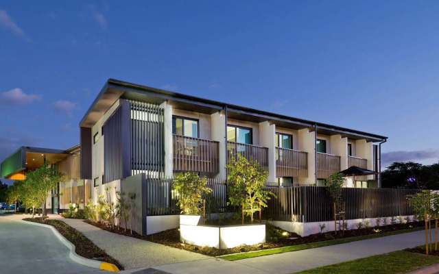 The Glen Hotel & Suites