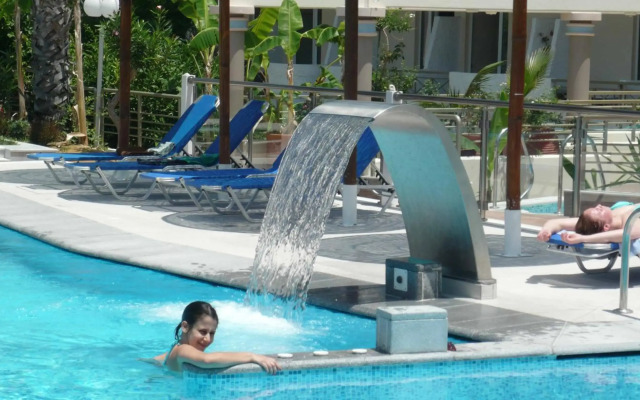 Astron Hotel
