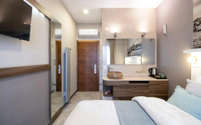 The Pera Hotel