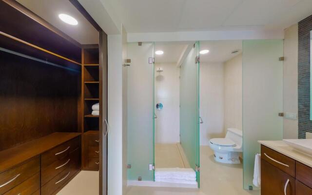 Hakuna Matata 725N at Mareazul Beachfront