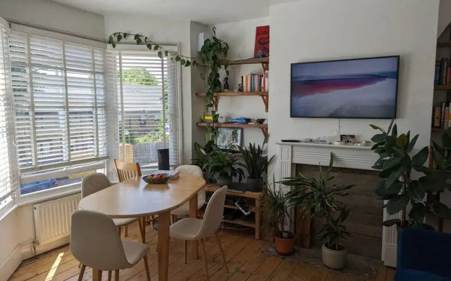 Stylish 2 Bedroom Apartment in Peckham