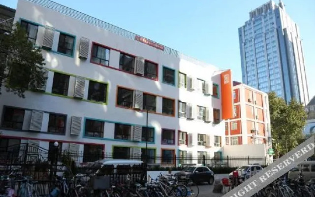 V International Apartment Hotel (Currently unavailable)