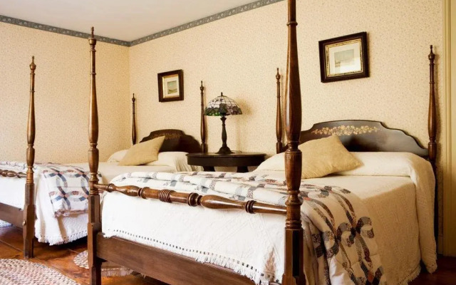 Winter Clove Family Inn