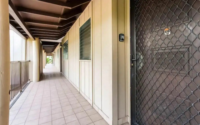 Kona Nalu Oceanfront Condo & More!
