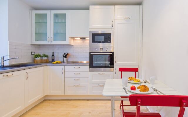 Porta Apartments by Irundo